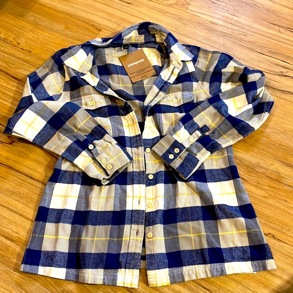 Patagonia Women’s long sleeved Fjord Flannel Shirt